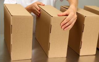 Sending parcels and documents abroad