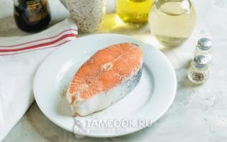 How to cook a delicious and simple salmon steak quickly on charcoal grill Grilled salmon in the oven recipe