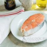 How to cook a delicious and simple salmon steak quickly on charcoal grill Grilled salmon in the oven recipe